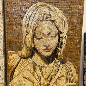 Michelangelo'nun Pieta'sından Meryem Ana detayı