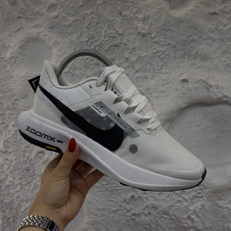 Beyaz siyah ithal Nike zoom x
