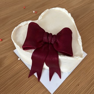 No.1 Deep Burgundy Ribbon Fondant Cake (Kurdele Süslemeli Kalp Pasta) 