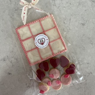 Sweet Valentine Tic Tac Toe Cookie Set