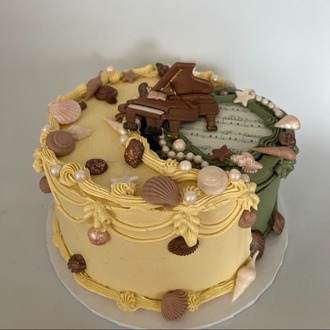 Music & Moon - Themed Birthday Cake