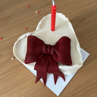 No.1 Deep Burgundy Ribbon Fondant Cake (Kurdele Süslemeli Kalp Pasta)