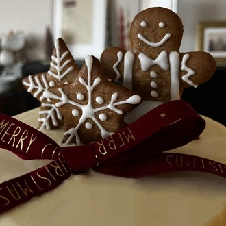 New Year Gingerbread Cookies Cake (2 Tier)