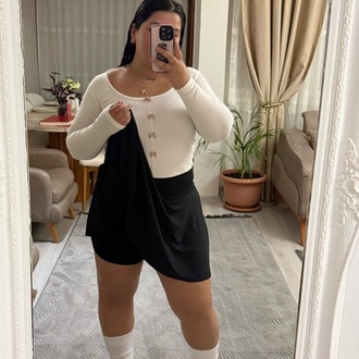 Siyah Şortlu Etek