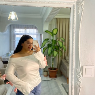 Beyaz Kurdale Detaylı Bluz
