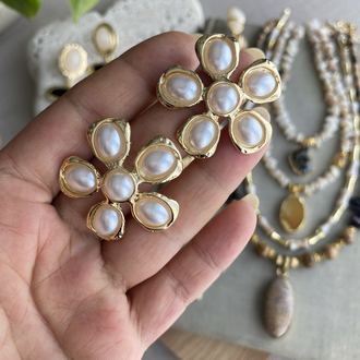 Barok İnci Detaylı Vintage Gold Çiçek Küpe