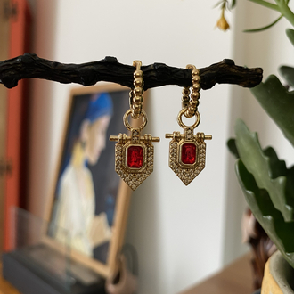 Crimson Key – Vintage Kızıl Anahtar Vip Küpe 