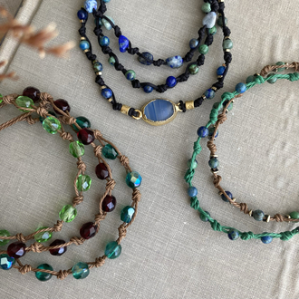 Sodalit ve Azurit Taşlı Minimal Makrome Bileklikler