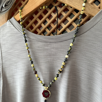 Serpentine & Lal (Garnet) Taşlı Püsküllü Doğal Taş Kolye ve Bileklik 