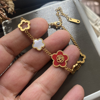 Kırmızı Çiçekli Çelik Bileklik