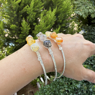 Üç Doğaltaşlı Antik Dokulu Gümüş Cuff Bileklikler