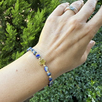 Sodalite Taşlı & Altın Kaplama Çiçek Detaylı Bileklik