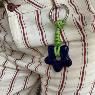 boiler charm (navy)