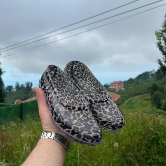 Leopar Desenli Plastik Kadın Bahçe Ayakkabısı