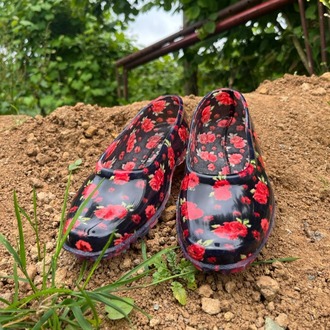Kırmızı Çiçekli Plastik Kadın Bahçe Ayakkabısı