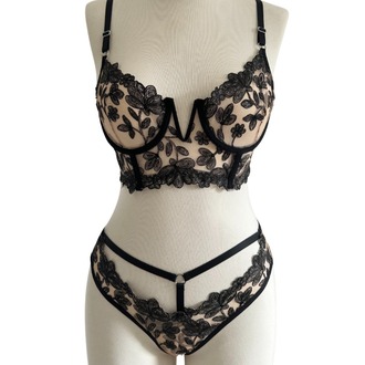 Carla Bralet Set