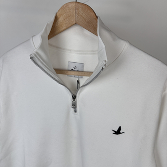 B. Marka beyaz yarım fermuar sweatshirt