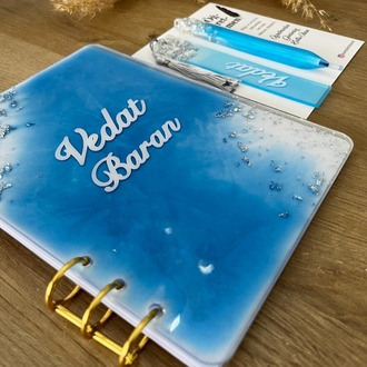 Kişiye Özel Epoksi Defter – Kalem – Ayraç Seti | Mavi Beyaz Desenli