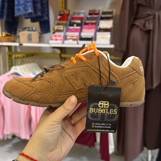 SNEAKER