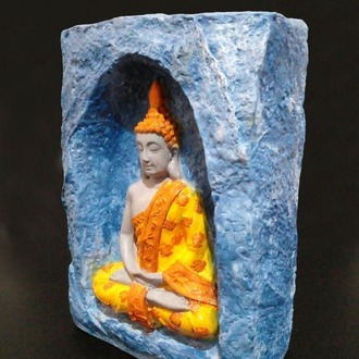 Mavi Renkli Mağara İçinde Oturan Turuncu-Sarı Buda Tealight Mumluk