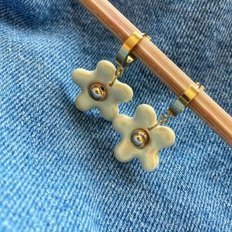 Butter yellow”daisy 