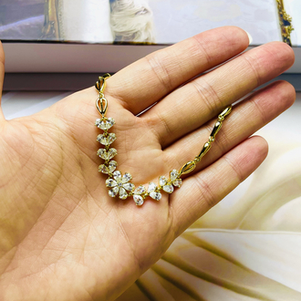 Özel seri ortası çiçek model kristal taşlı bileklik