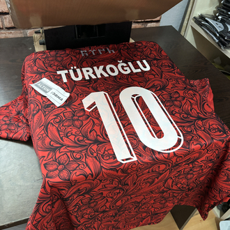 Yetişkin Türkiye Kırmızı Bozkurt Forma Kurt Desenli Kabartmalı