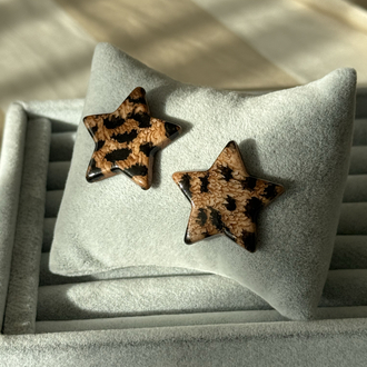 Leoparli yıldız küpe