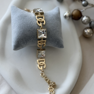 Logolu kare ışıltılı gold bileklik
