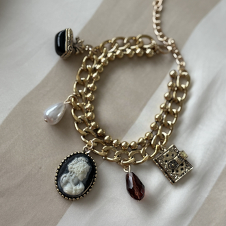 Vintage charmlı gold bileklik