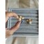 Arılı inci gold küpe
