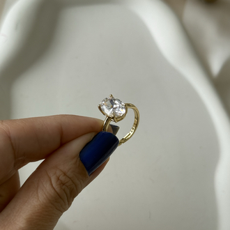 Oval kesim tektaş gold yüzük