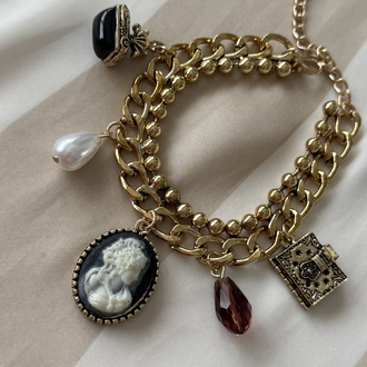 Vintage charmlı gold bileklik