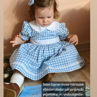 Mavi pötikare elbise