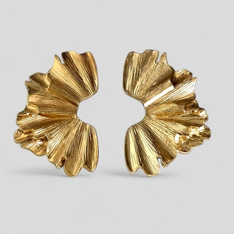 Gold Yarım Halka Kıvrımlı Küpe