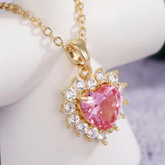 Pembe zirikon taşlı kalpli kolye 