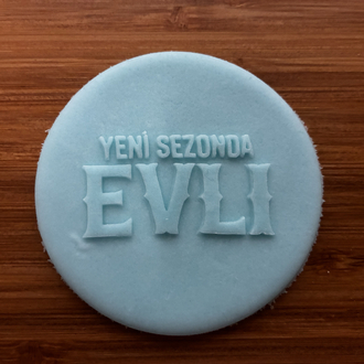Yeni sezonda evli yazılı pleksi kabartma plakası