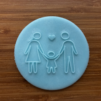 26468 Anne baba çocuk , aile temalı pleksi kabartma plakası