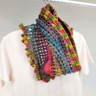 MULTI COLOR CROCHET NECK GAITER-MESY