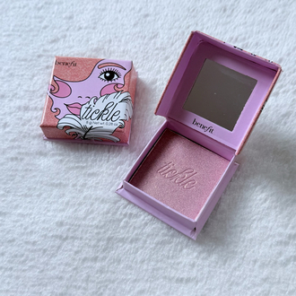 Benefit tickle highlighter