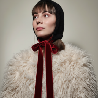 Laura-Romantik El Örgüsü Bonnet (Kadife Bağcıklı)