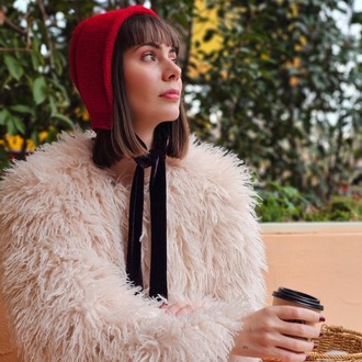 Laura-Romantik El Örgüsü Bonnet (Kadife Bağcıklı)
