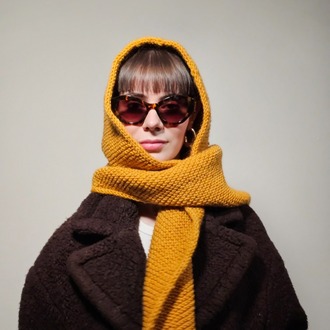 Margot – Yumuşak Yün İpten El Örgüsü Oversized Hoodie Scarf