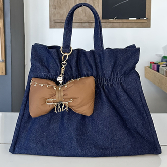 Drop Charm: Love Bow