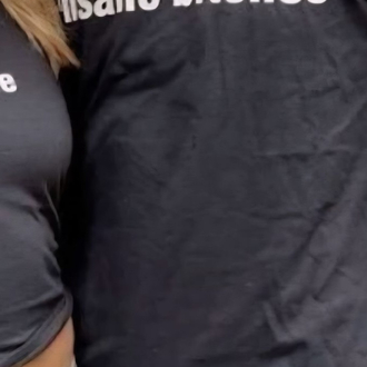 I love insane bitches- T-Shirt