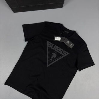 Guess T-shirt