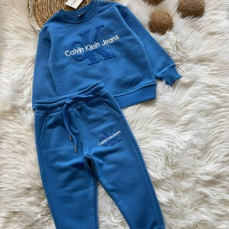 Calvin Klein Baskılı Premium Çocuk Takım – Şık ve Konforlu