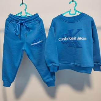 Calvin Klein Baskılı Premium Çocuk Takım – Şık ve Konforlu