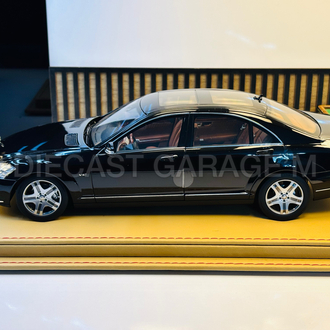 DERİ TABANLI CASE 1/18 ÖLÇEK