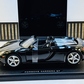 PORSCHE CARERRA GT